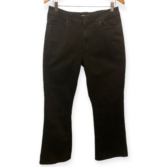 Chico’s 10 Short (1.5 Short) Platinum Mid Rise Black Boot Cut Stretch Jeans - Picture 2 of 9